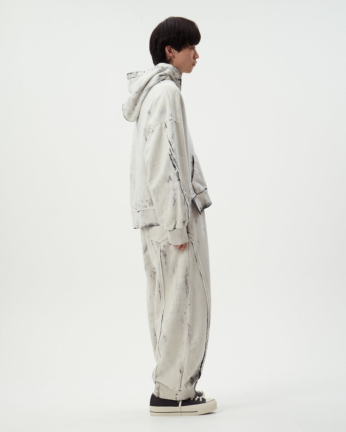 BLEACH PULL HOODIE