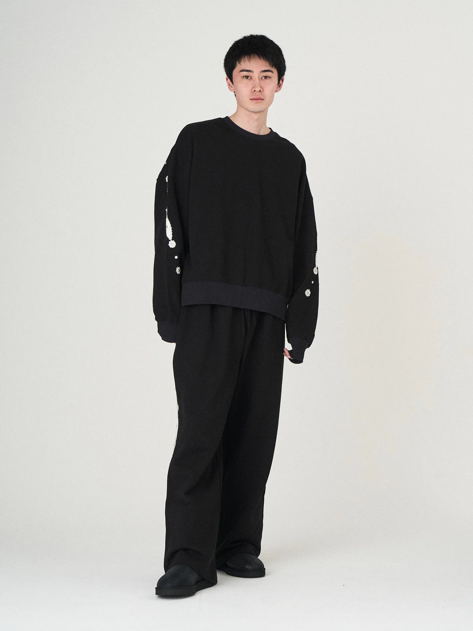 STUD'S PULLOVER｜BLACK-thumbmail-2