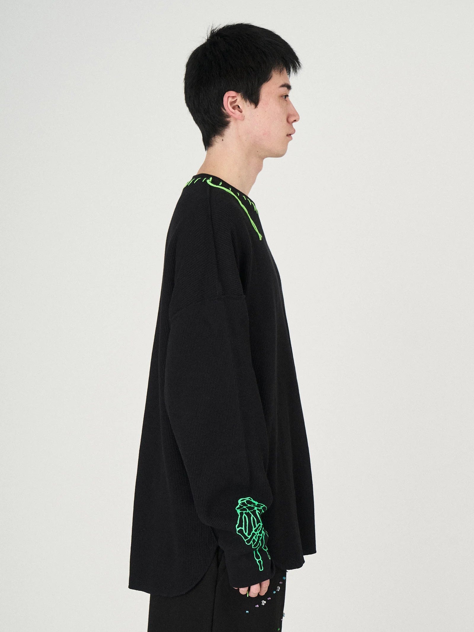 WAFFLE BONE PRINT CUTSEWN｜BLACK-thumbmail-5