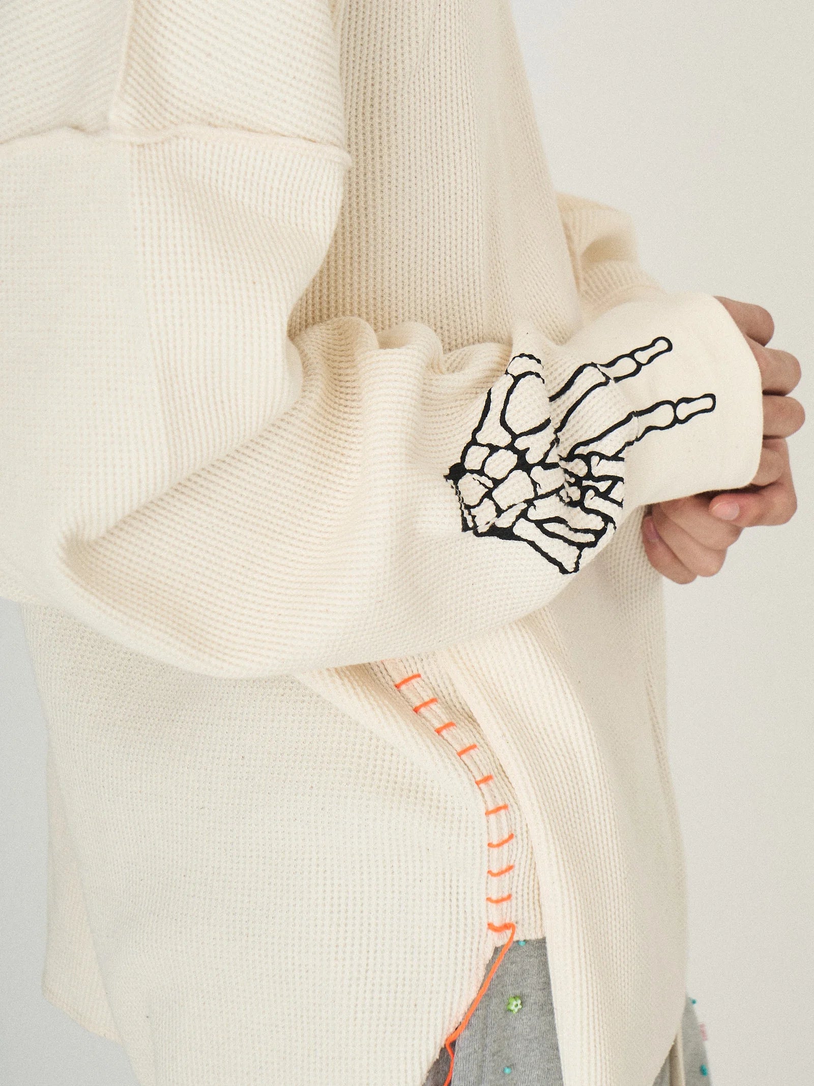 WAFFLE BONE PRINT CUTSEWN｜WHITE-thumbmail-9