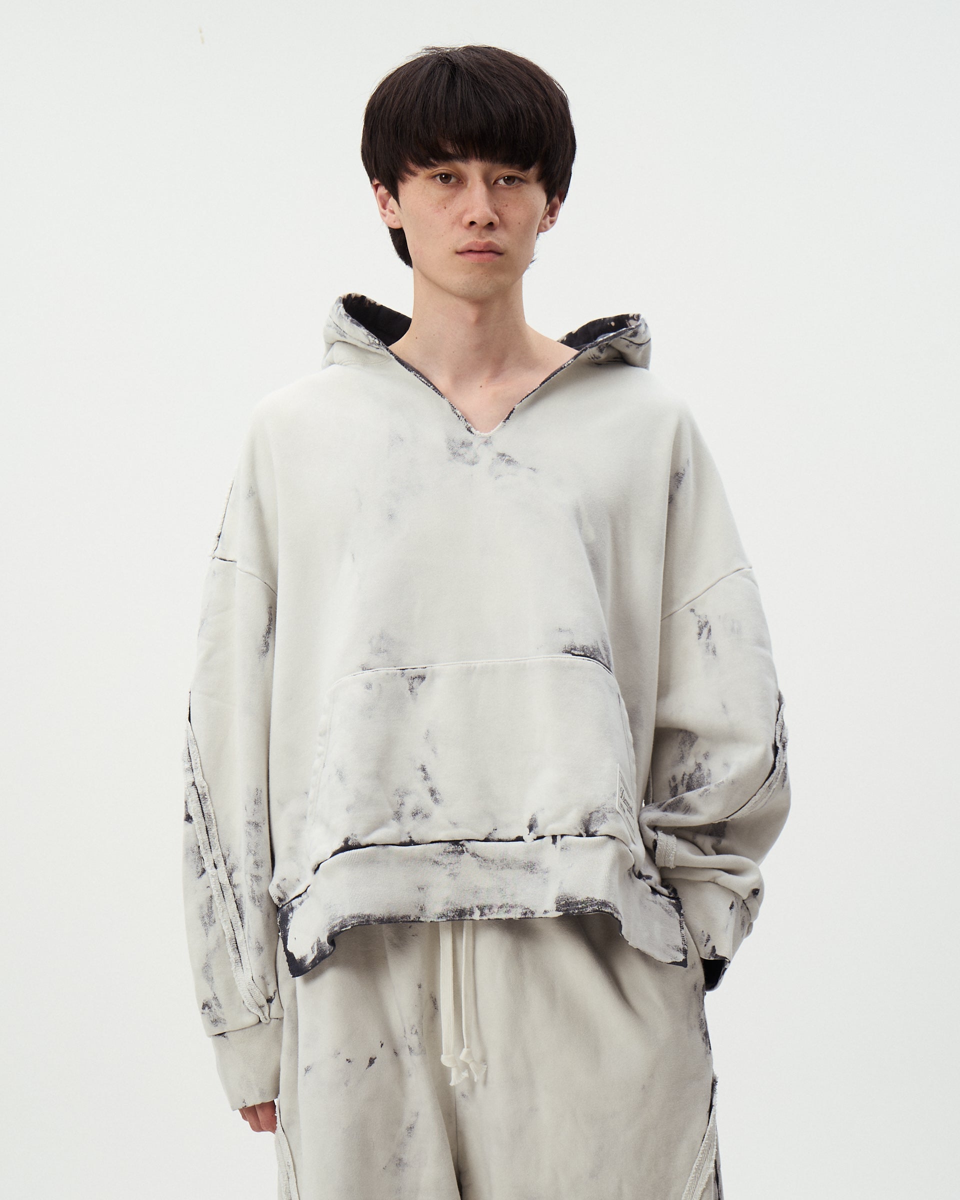 BLEACH PULL HOODIE