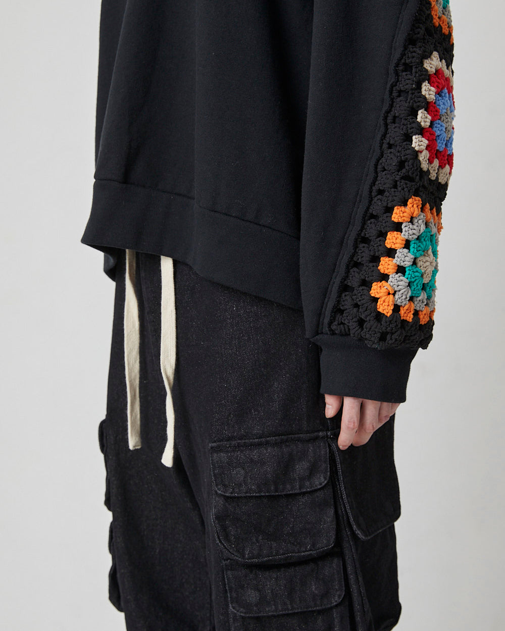 CROCHET SLEEVE SWEAT｜BLACK-thumbmail-7