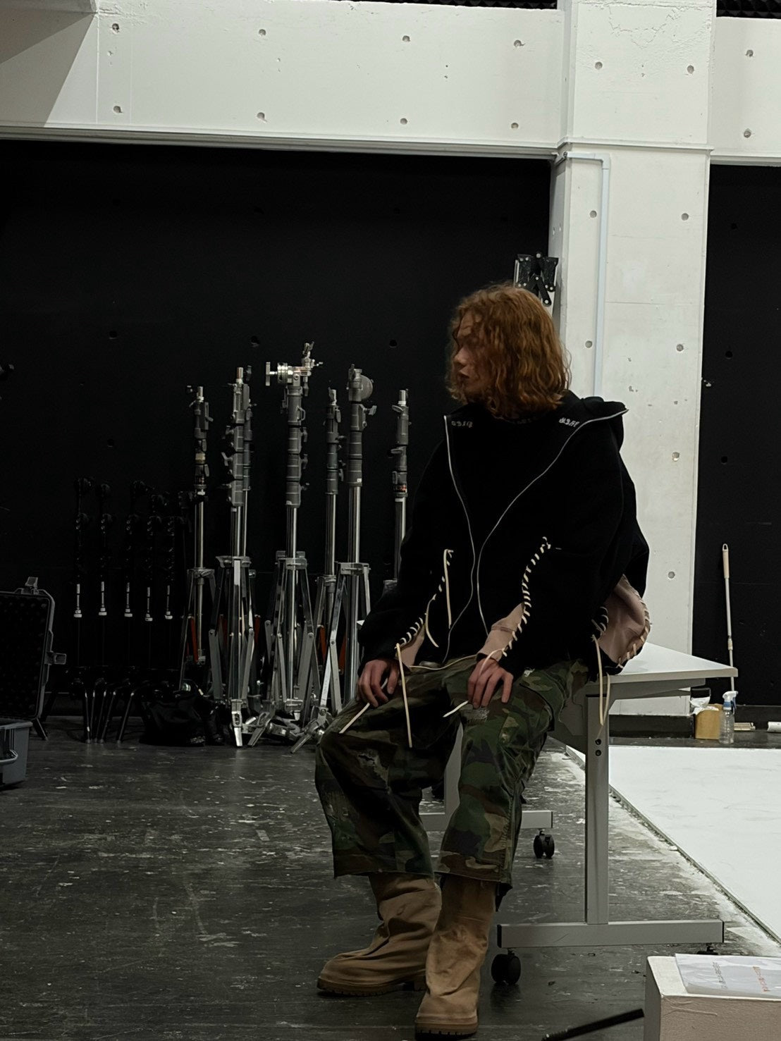 DOUBLE LAYERED HOODIE｜BLACK-thumbmail-5