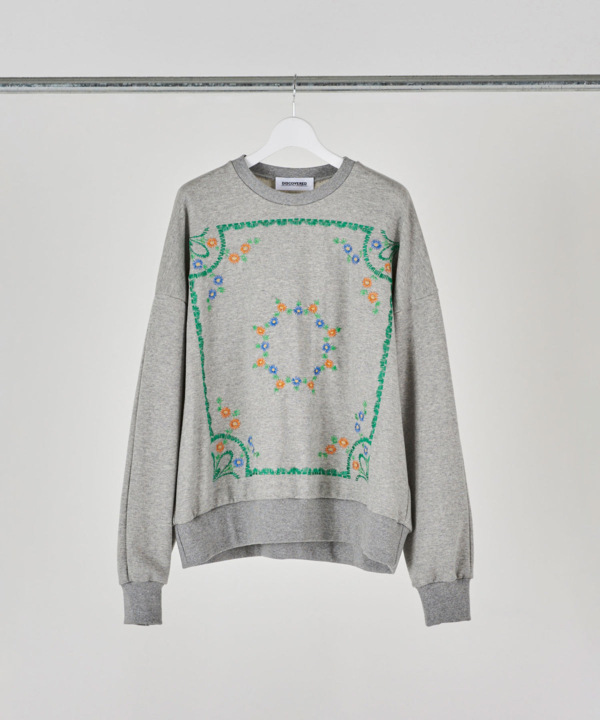 FLOWER EMBROIDERY SWEAT