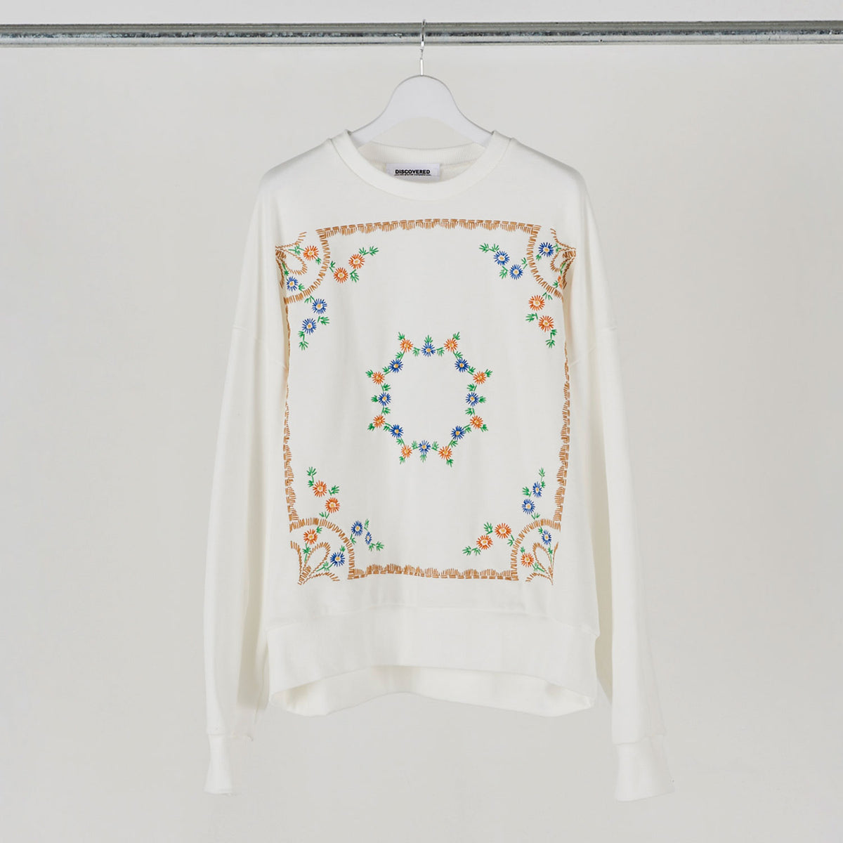 FLOWER EMBROIDERY SWEAT